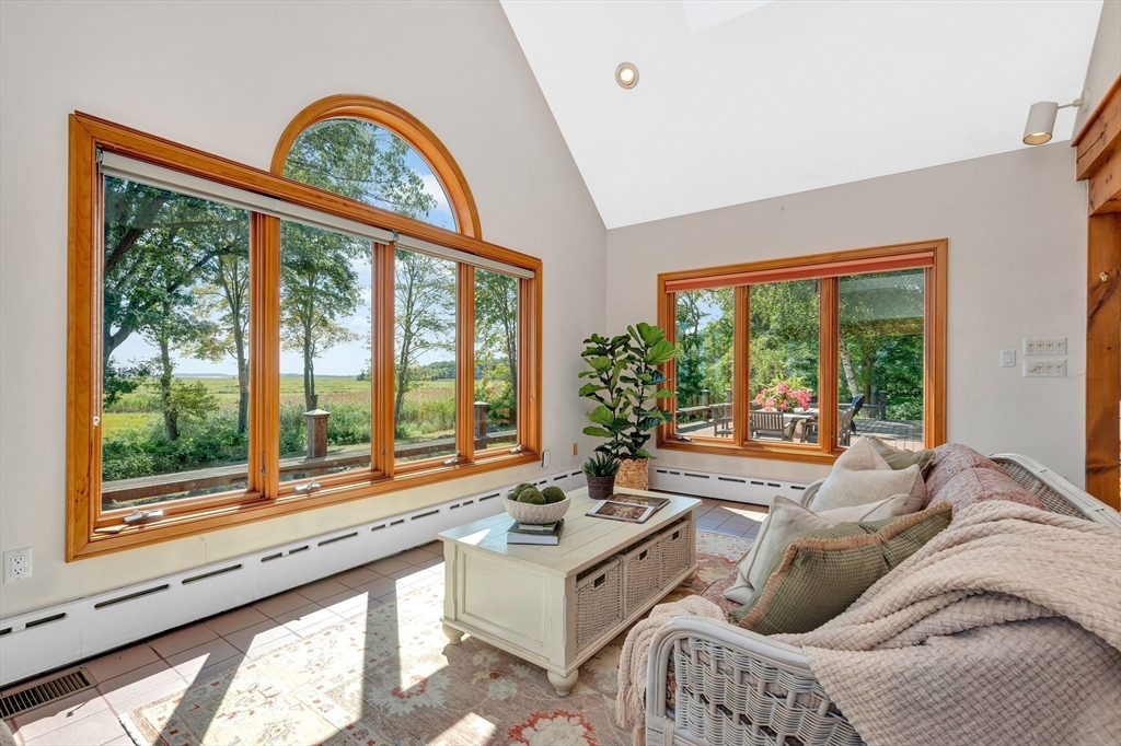 16 Seaview Ln