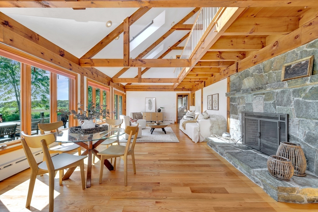16 Seaview Ln