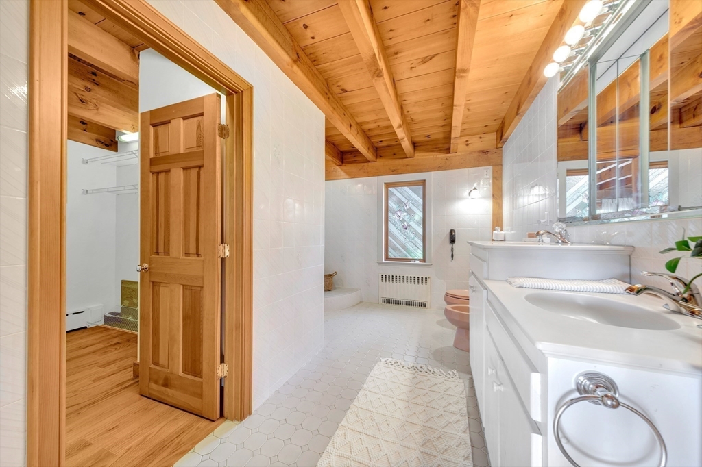 16 Seaview Ln