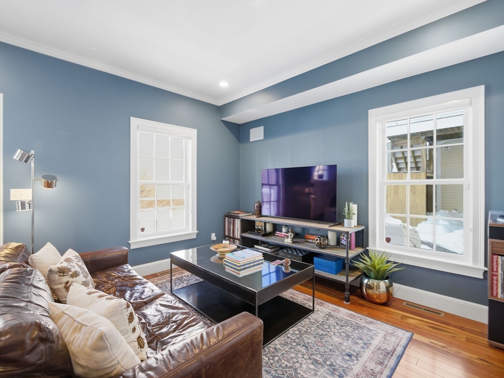 102 Pleasant St # 102