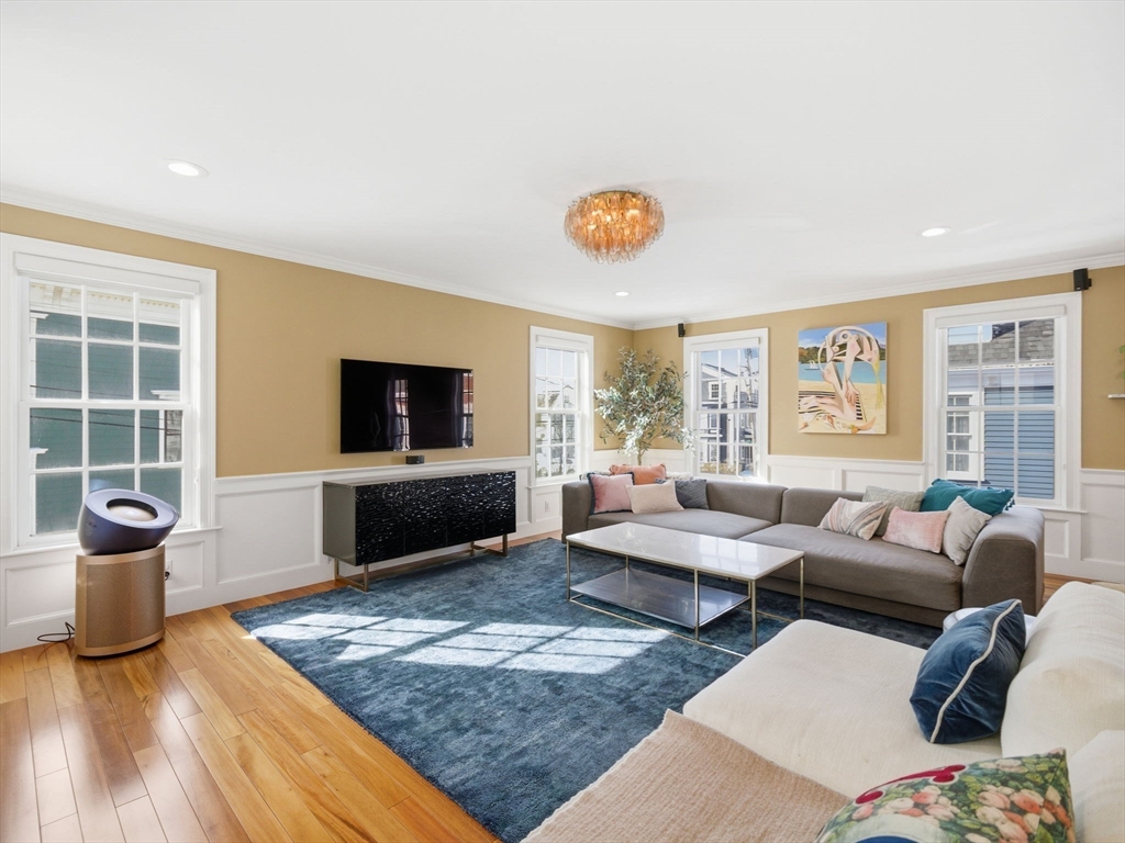 102 Pleasant St # 102