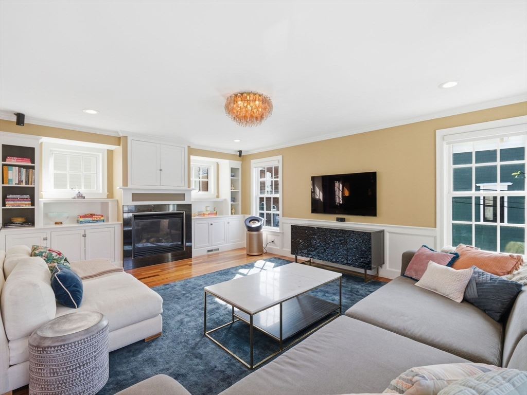 102 Pleasant St # 102
