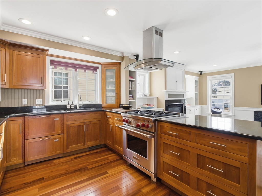 102 Pleasant St # 102