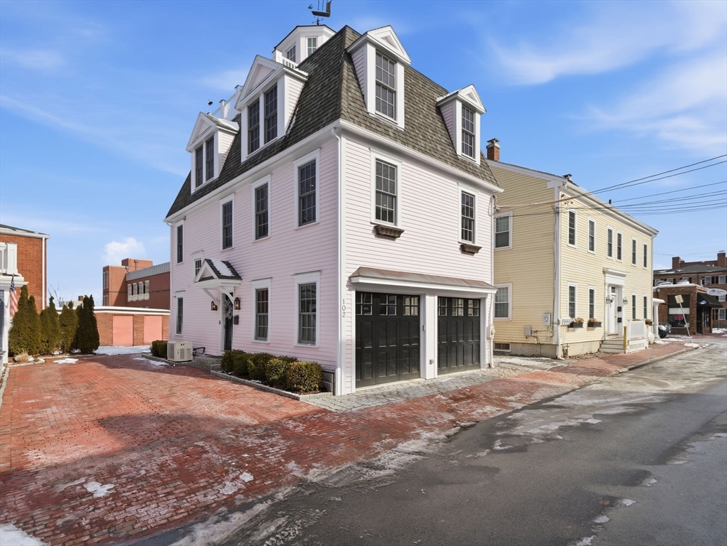 102 Pleasant St # 102