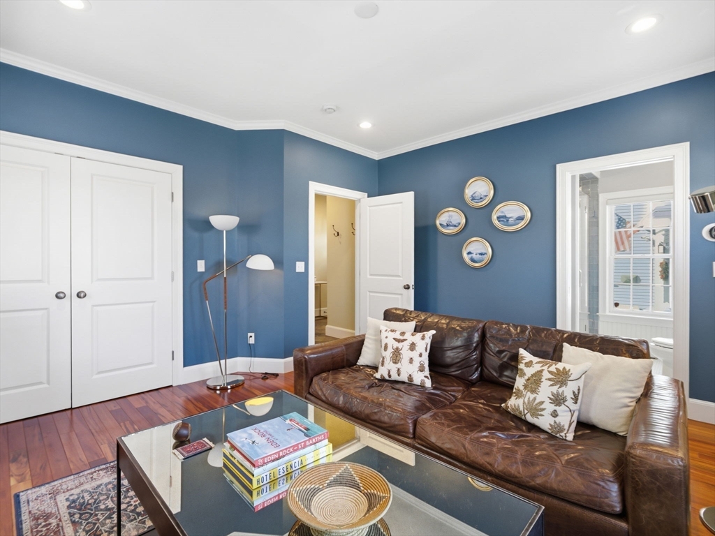 102 Pleasant St # 102