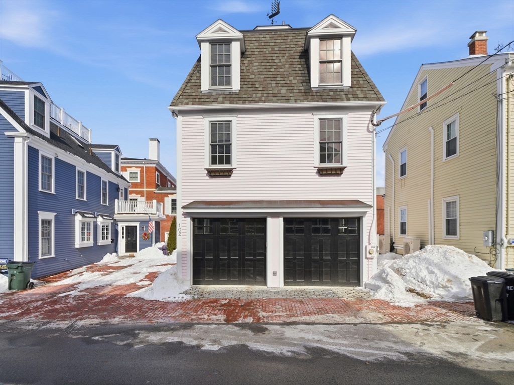 102 Pleasant St # 102