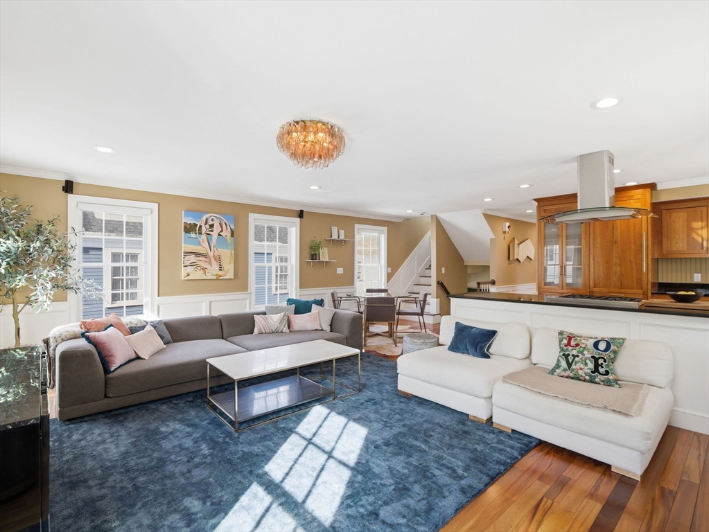 102 Pleasant St # 102