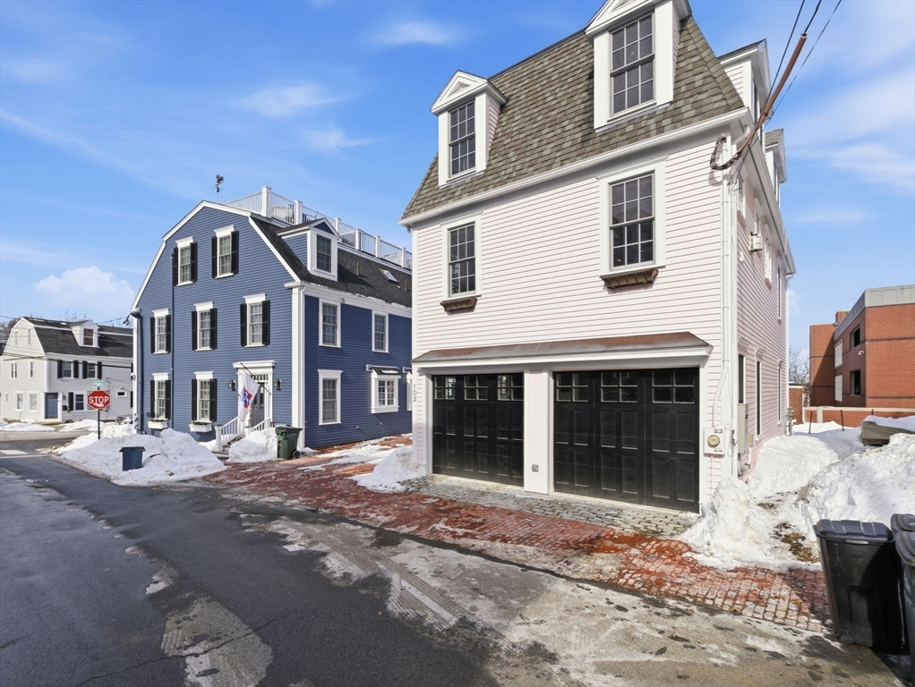 102 Pleasant St # 102