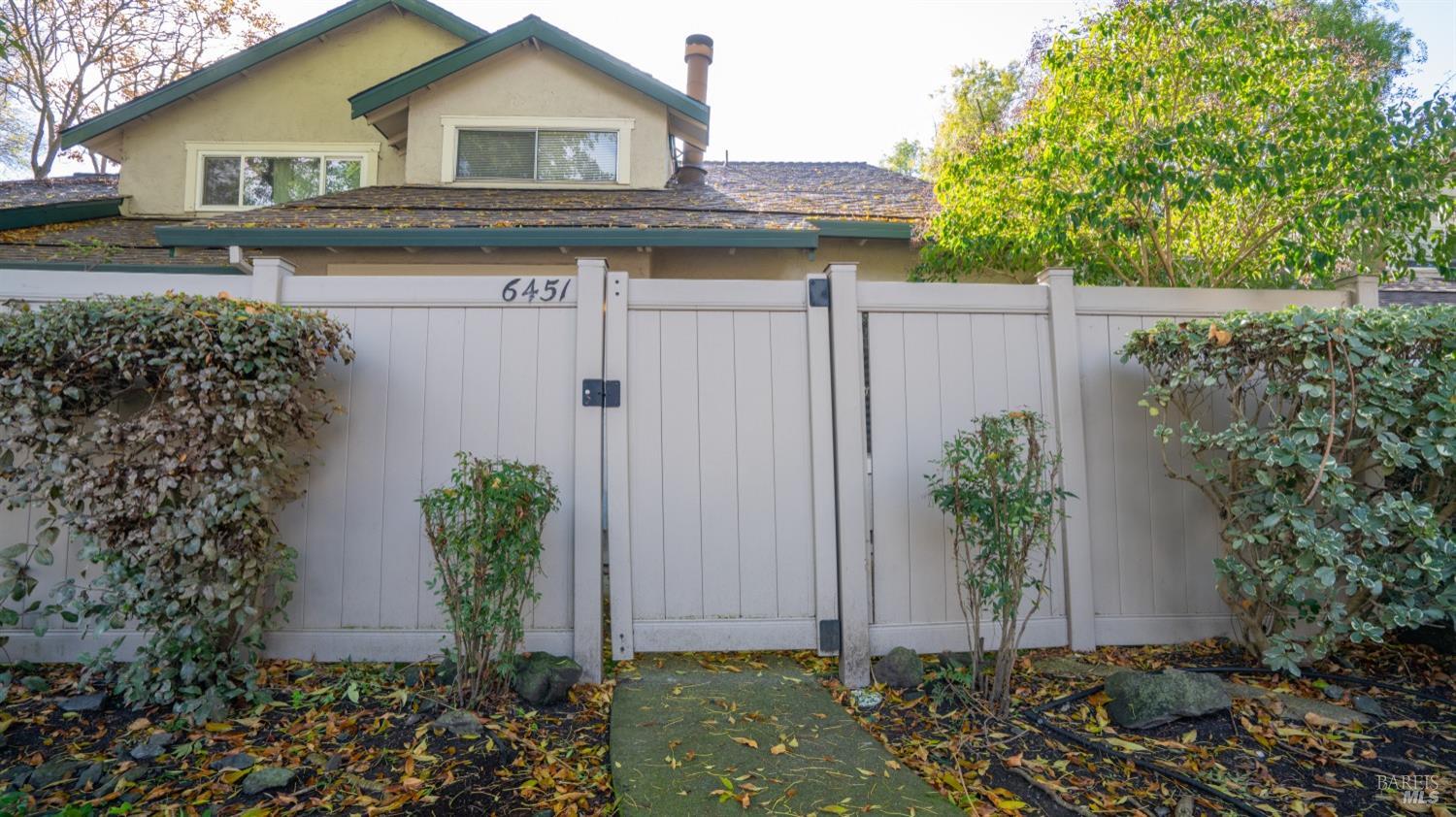 6451 Meadow Pines Ave