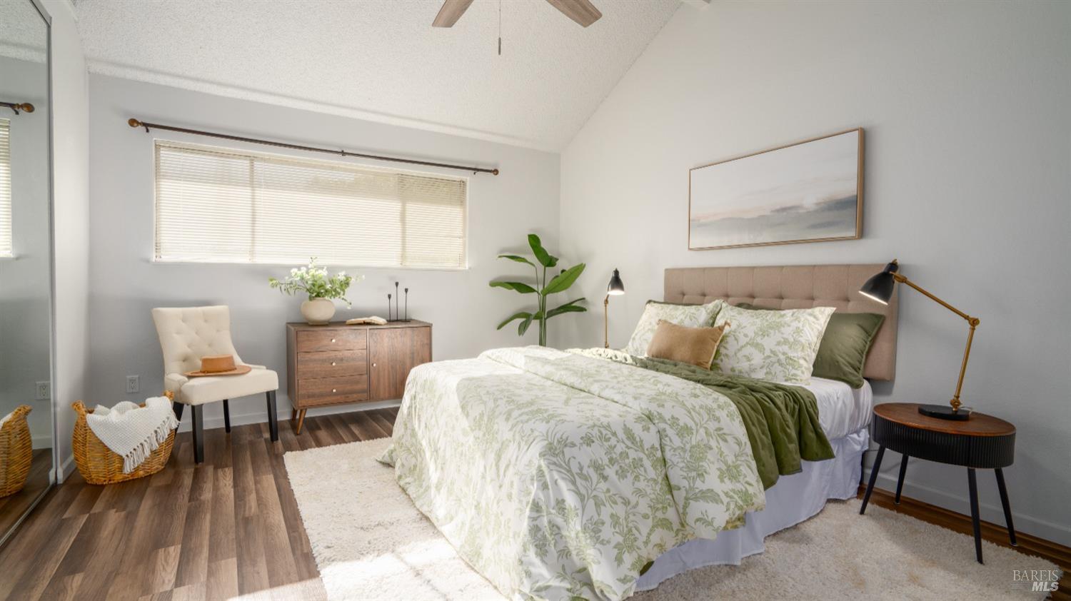 6451 Meadow Pines Ave