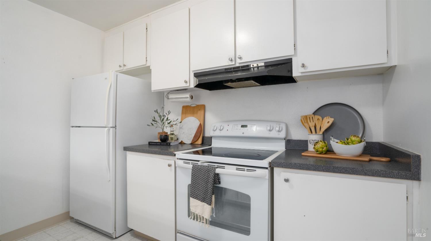 6451 Meadow Pines Ave