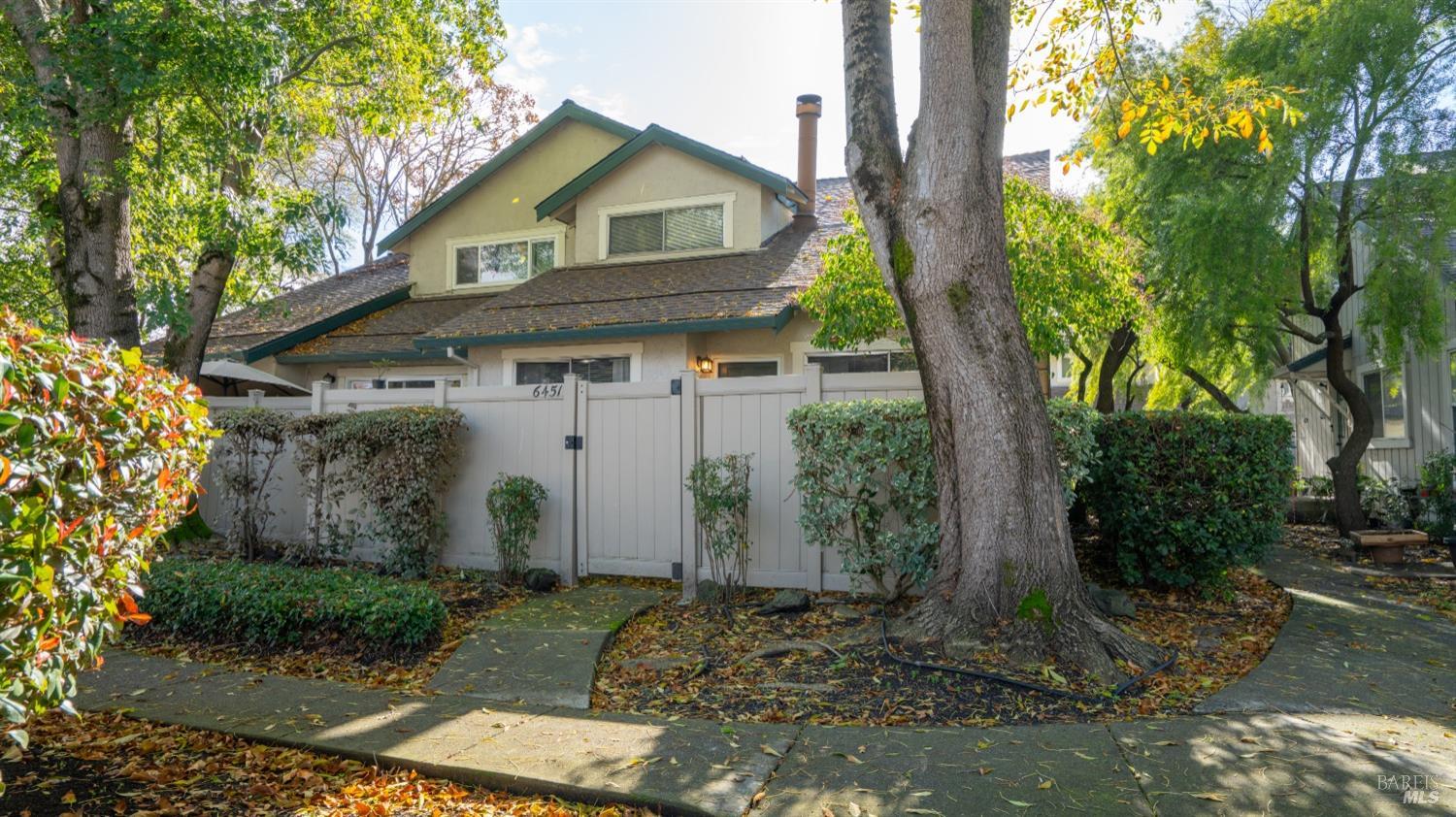 6451 Meadow Pines Ave