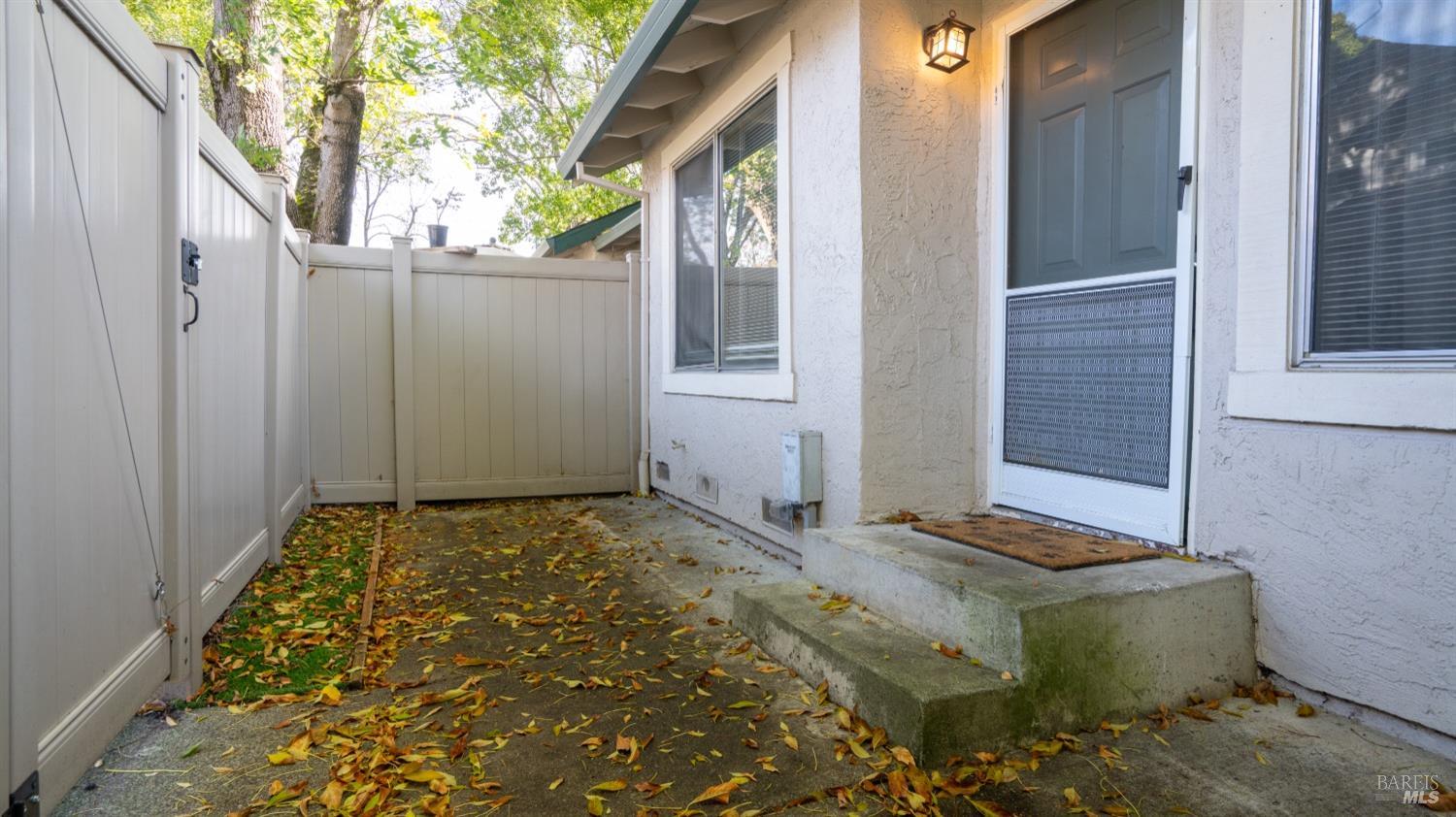 6451 Meadow Pines Ave