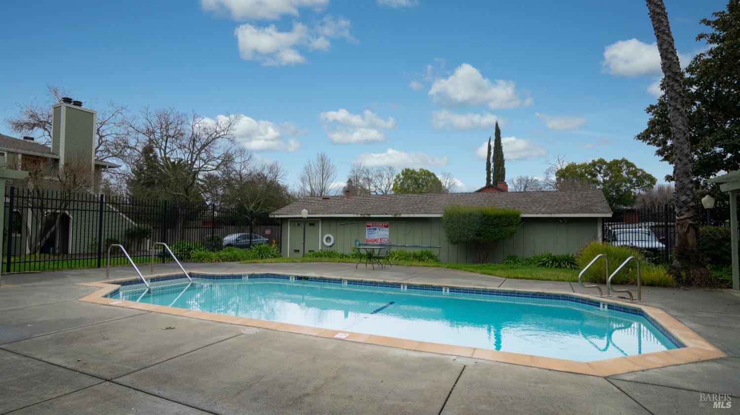 182 W Agua Caliente Rd