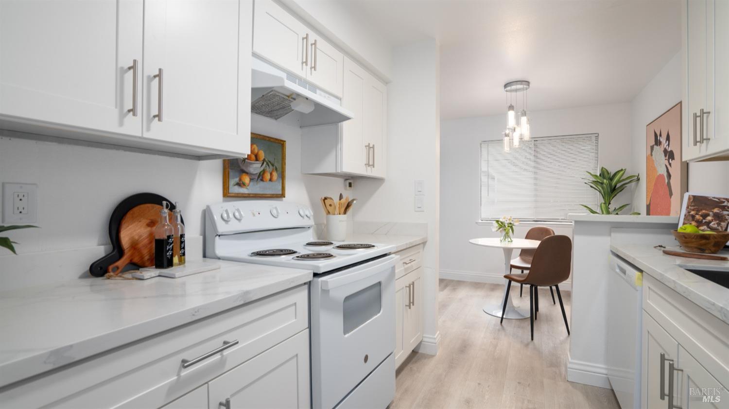 182 W Agua Caliente Rd