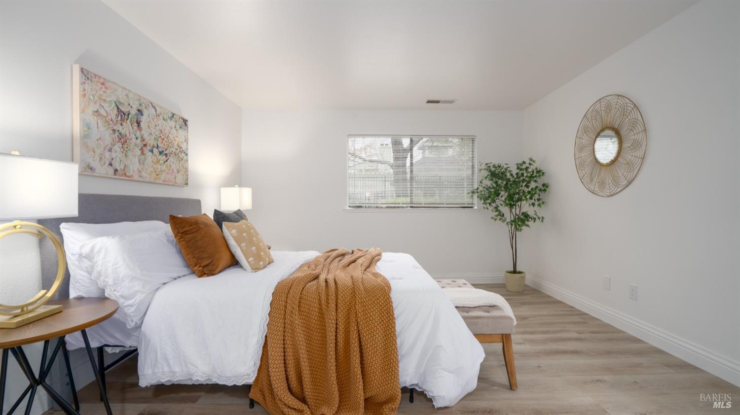 182 W Agua Caliente Rd