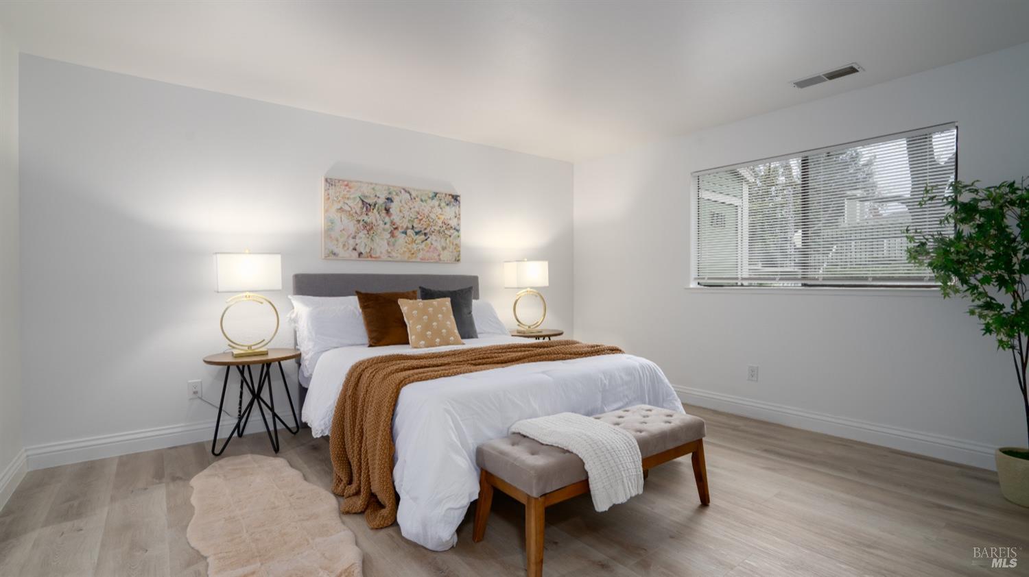 182 W Agua Caliente Rd