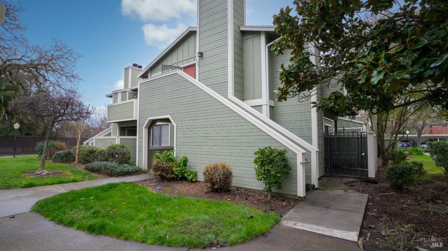 182 W Agua Caliente Rd