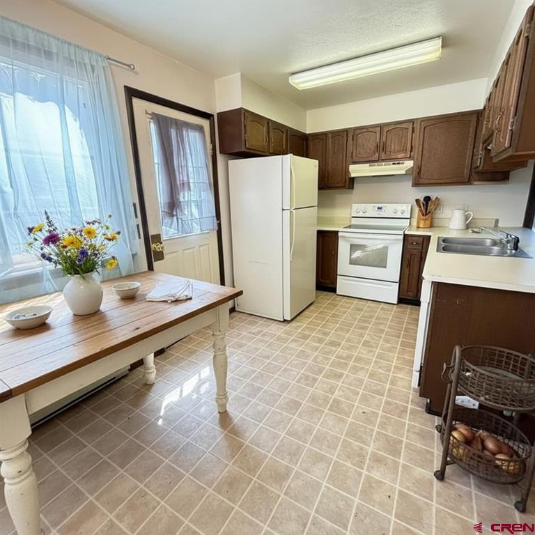 1021 W Denver Avenue Unit: 4