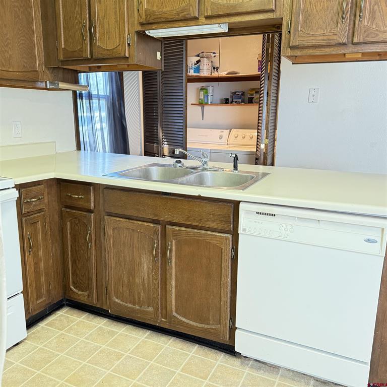 1021 W Denver Avenue Unit: 4