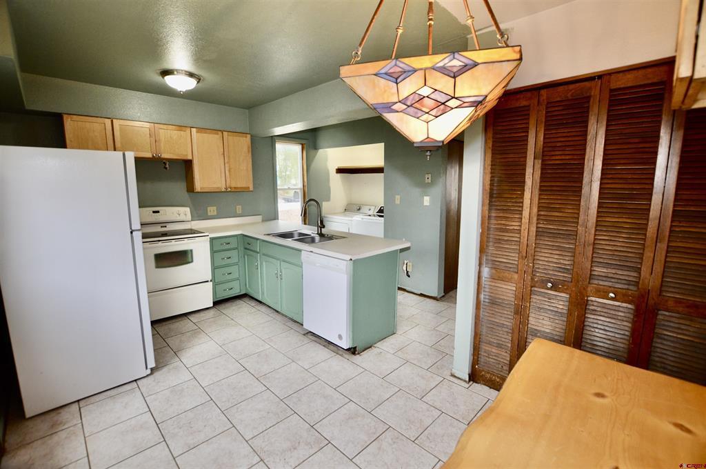 1005 W Denver Avenue Unit: G-4