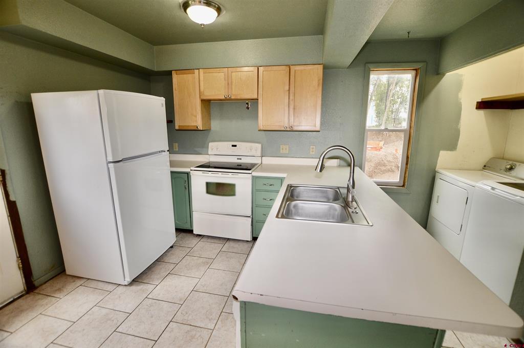 1005 W Denver Avenue Unit: G-4