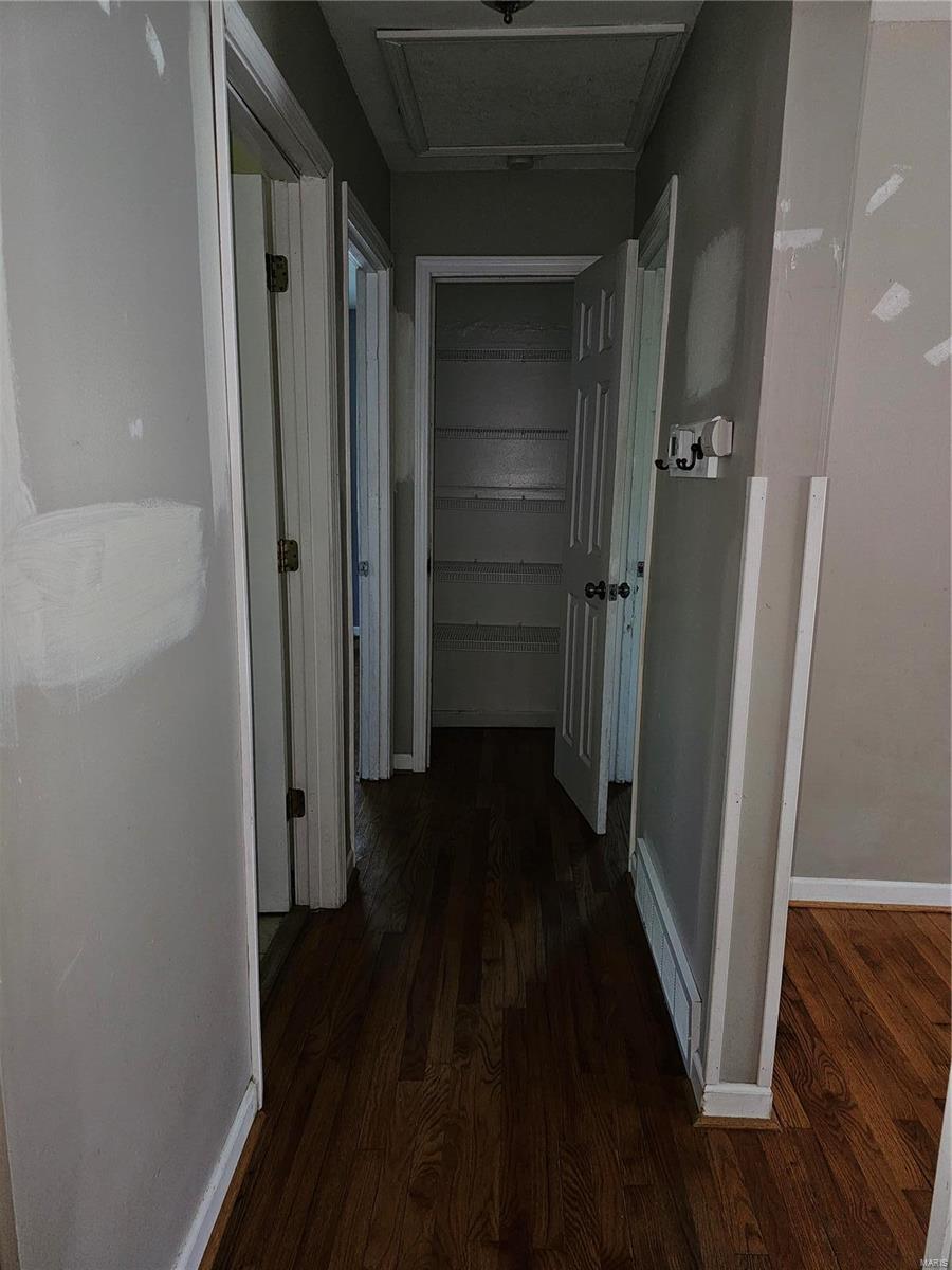 401 Corona Court