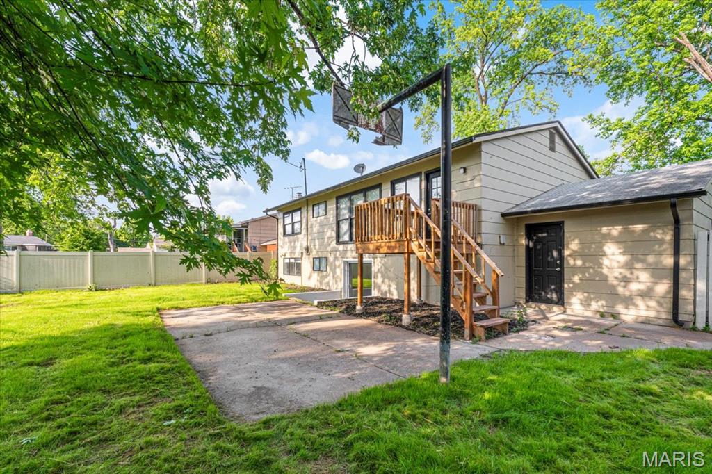 2145 Glenoro Drive