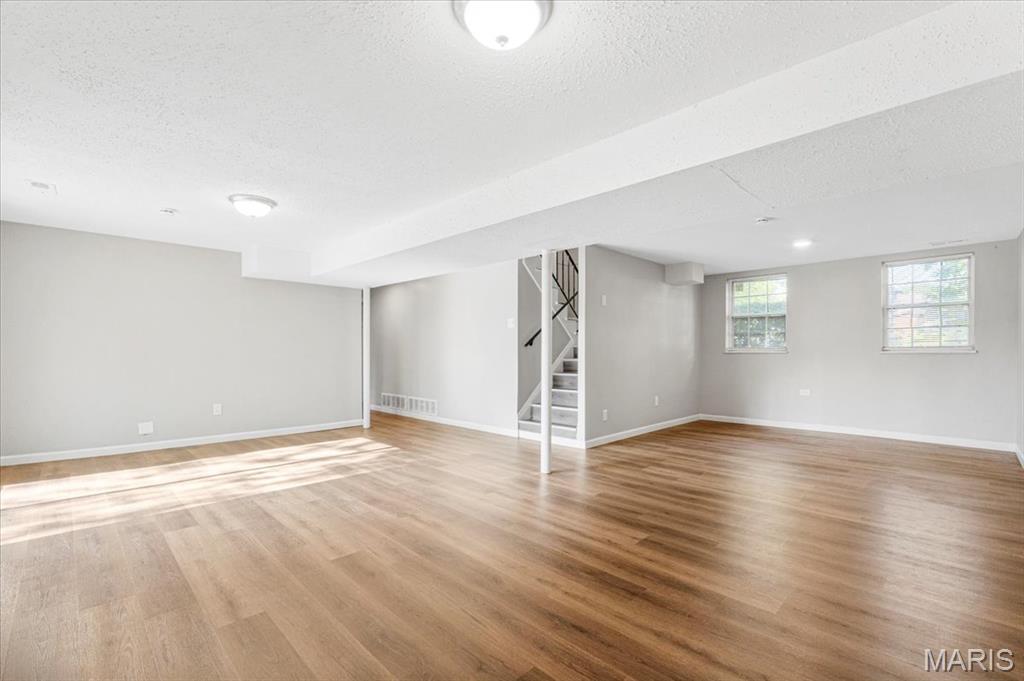 2145 Glenoro Drive