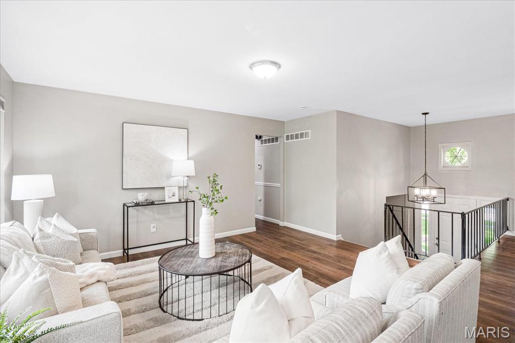 2145 Glenoro Drive