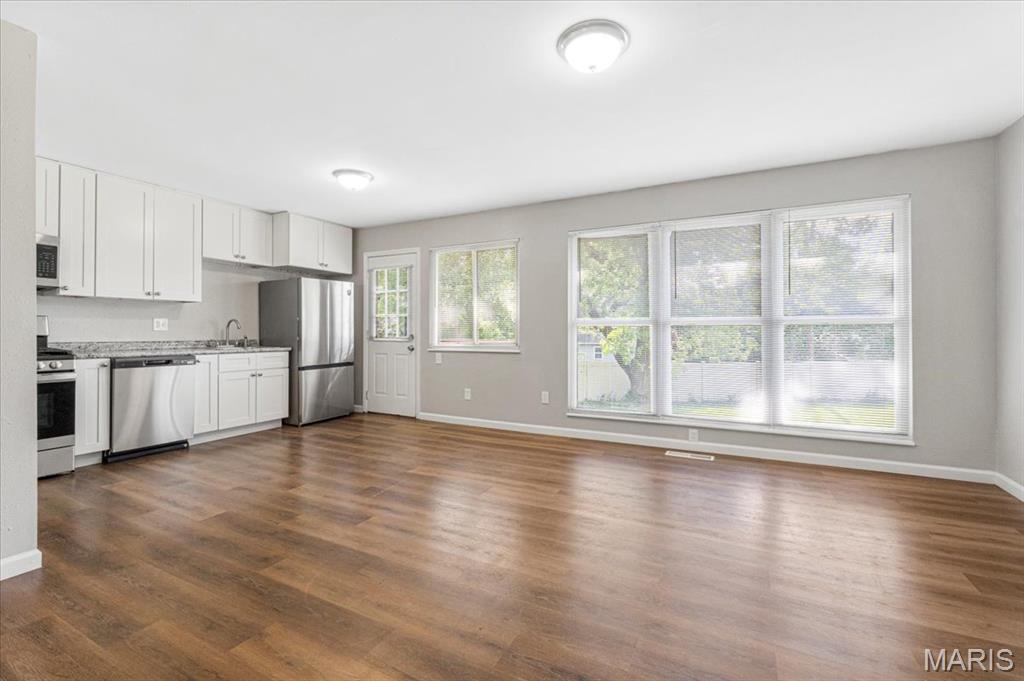 2145 Glenoro Drive
