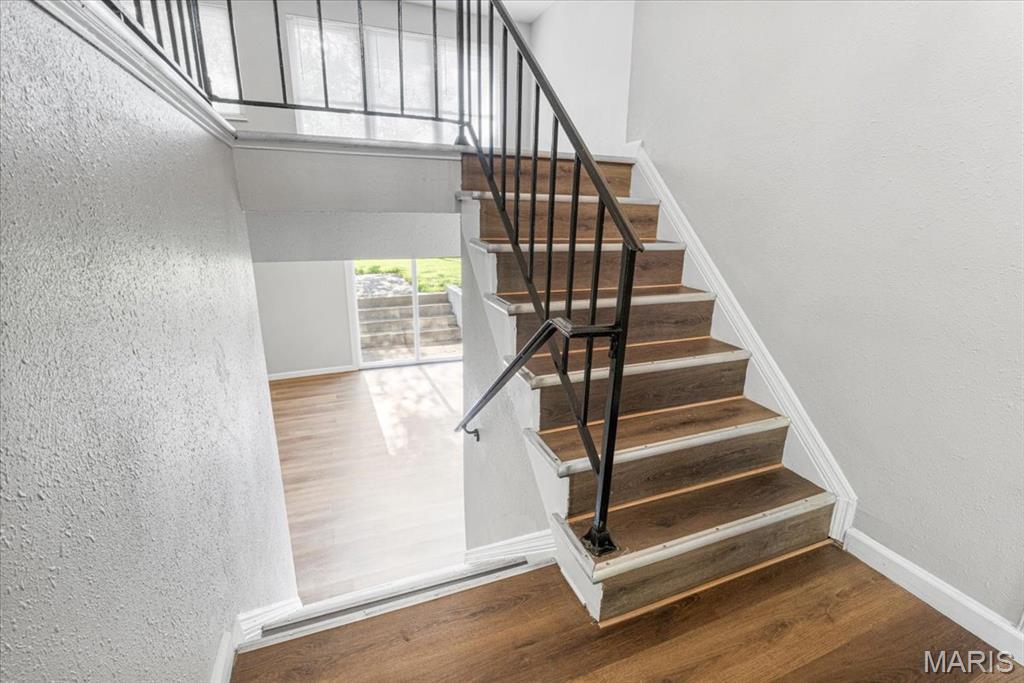 2145 Glenoro Drive