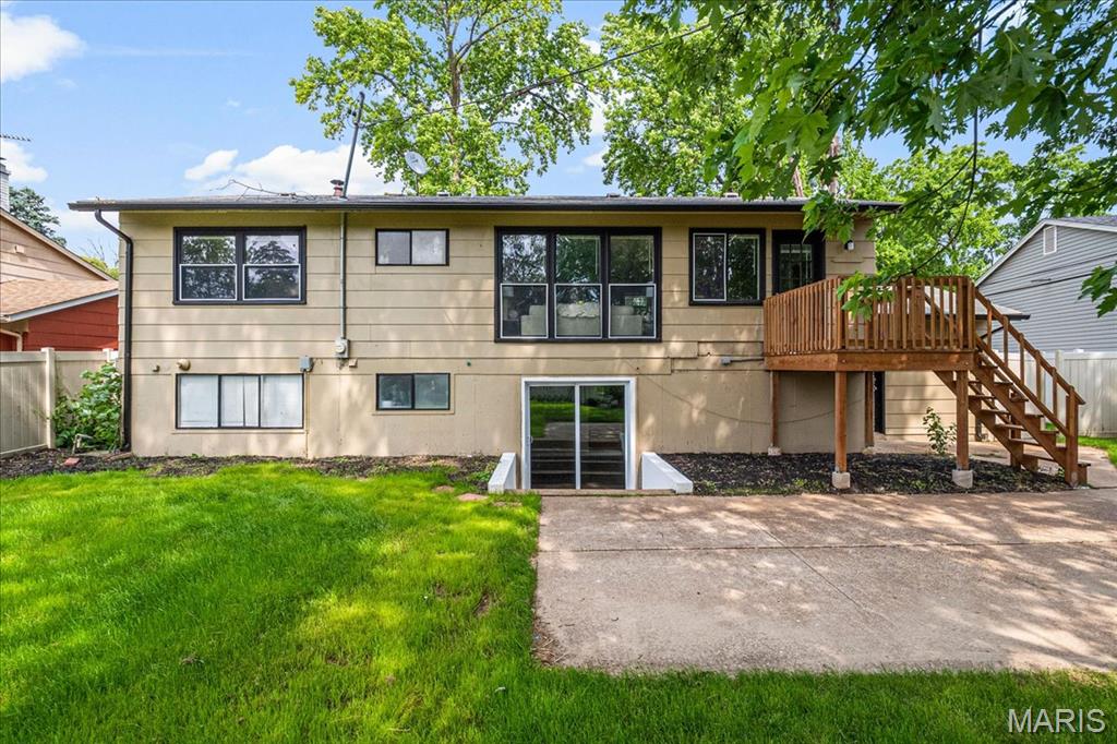 2145 Glenoro Drive