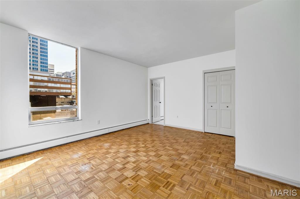 200 S Brentwood Boulevard Unit: 2F