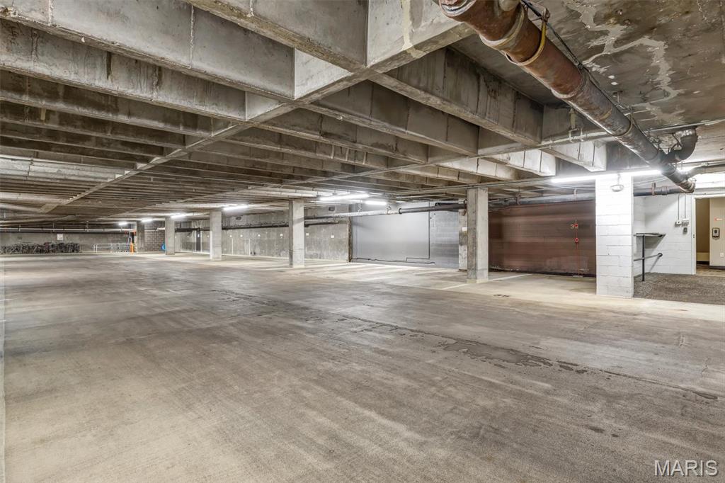200 S Brentwood Boulevard Unit: 2F