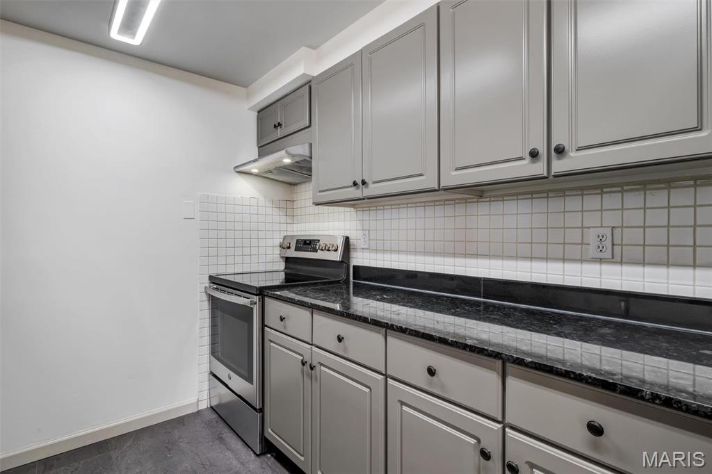 200 S Brentwood Boulevard Unit: 2F