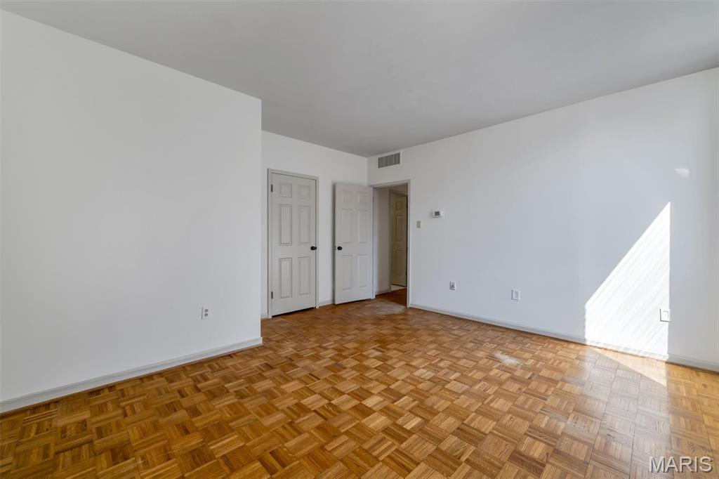 200 S Brentwood Boulevard Unit: 2F