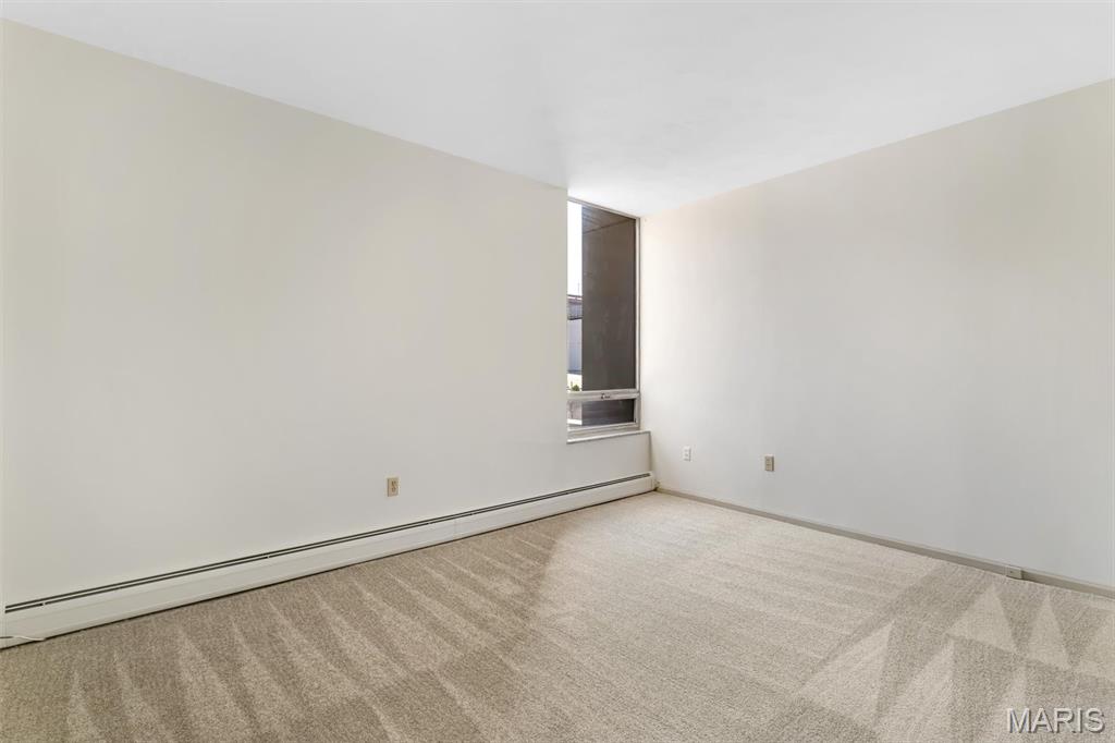 200 S Brentwood Boulevard Unit: 2F