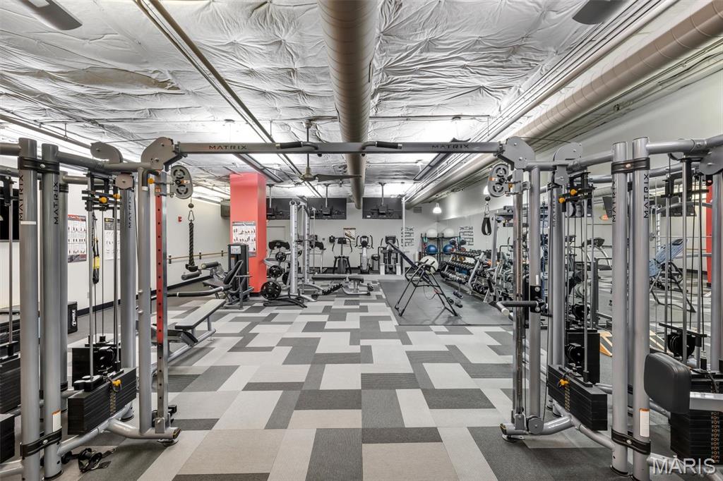 200 S Brentwood Boulevard Unit: 2F