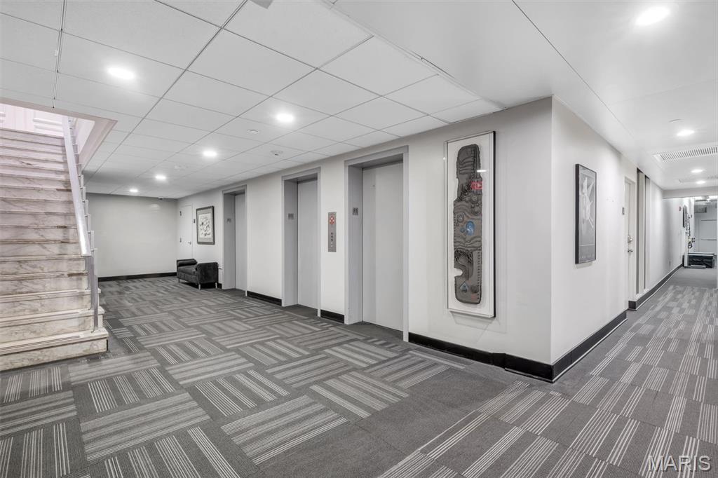 200 S Brentwood Boulevard Unit: 2F