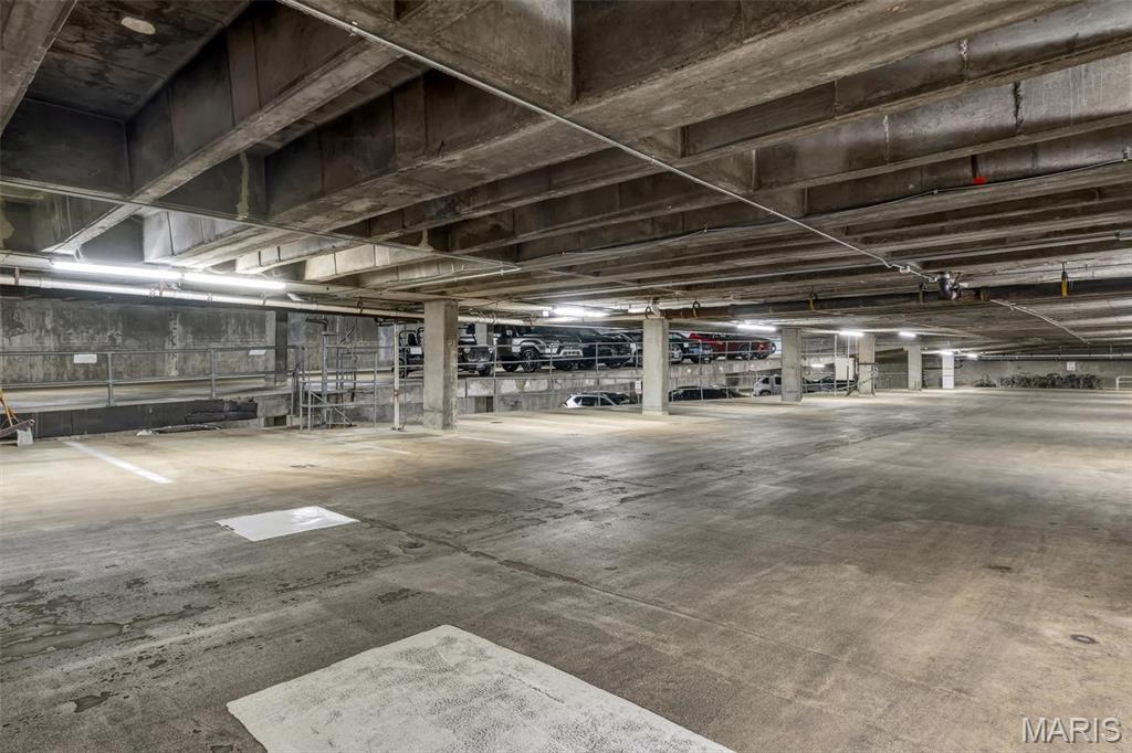 200 S Brentwood Boulevard Unit: 2F