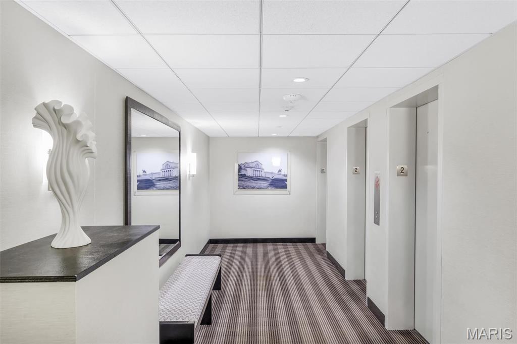 200 S Brentwood Boulevard Unit: 2F