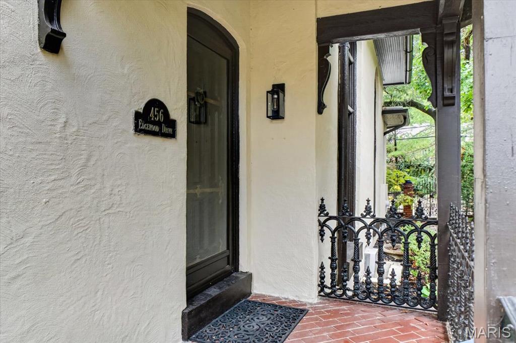 456 Edgewood Drive