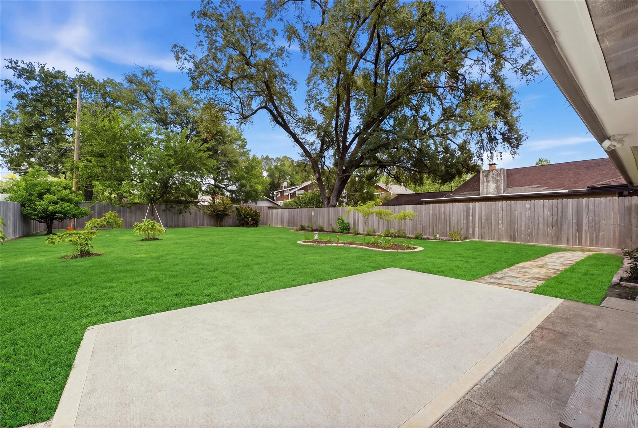2014 Woodcrest Drive