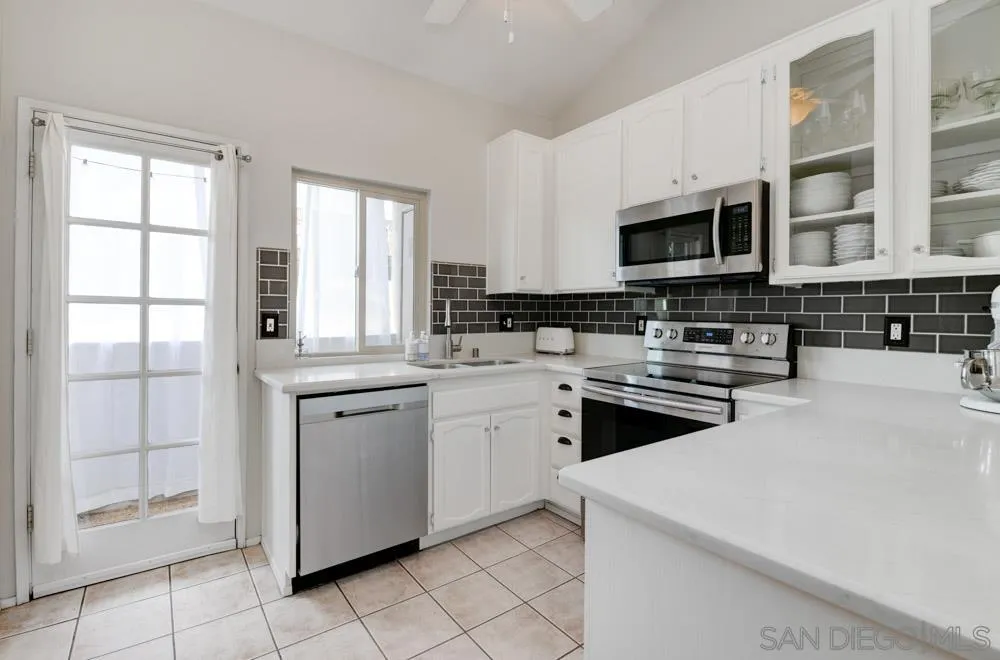 3954 Bancroft St Unit 14