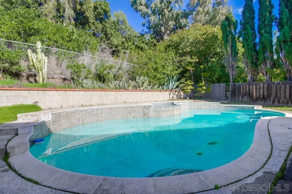 5386 Sunglow Court