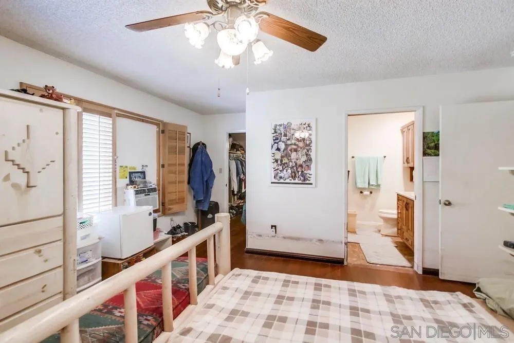 5386 Sunglow Court