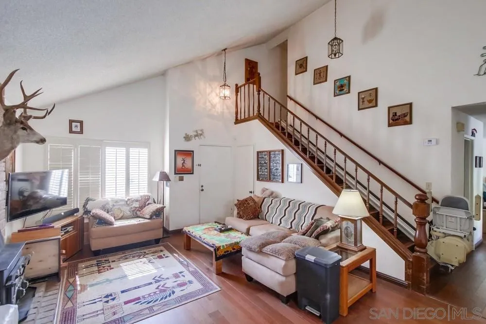 5386 Sunglow Court