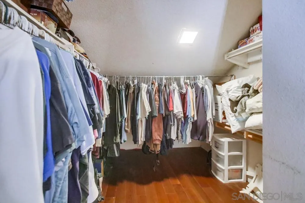 5386 Sunglow Court