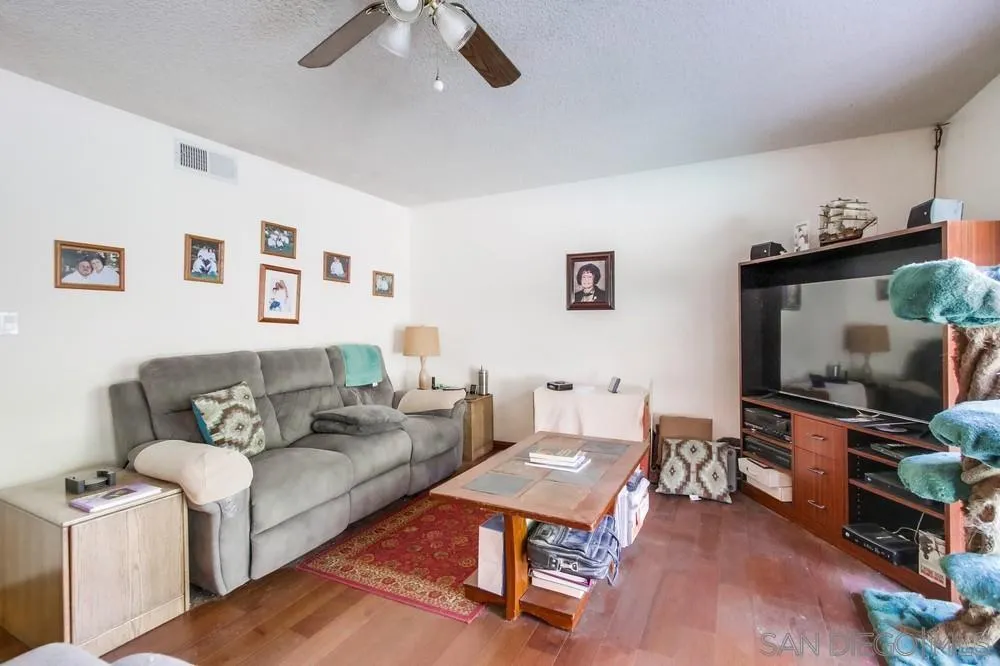 5386 Sunglow Court